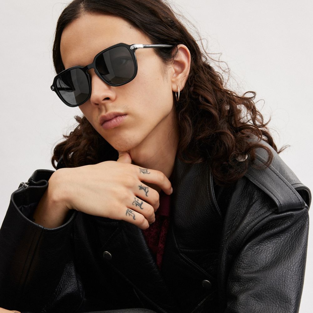 Black Coach Wrap Around Hangtag Keyhole Sunglasses | COH867068