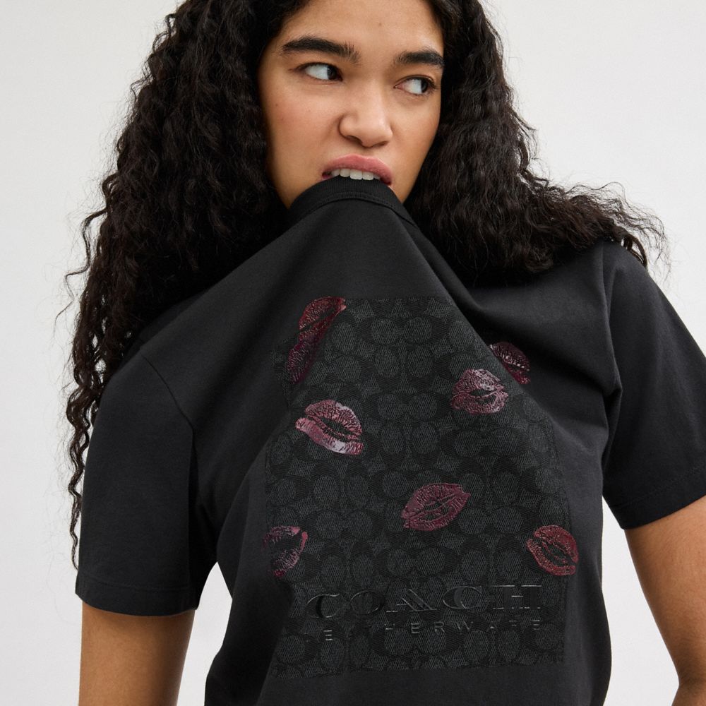 Charcoal Multi Coach Signature Square Kiss Print T Shirt In Organic Cotton | COH865985