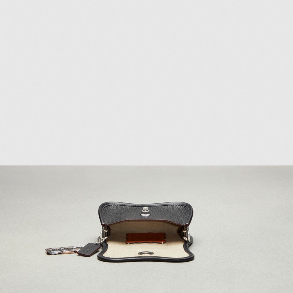 Coachtopia Leather/Black Coach Mini Wavy Dinky Bag With Crossbody Strap In Coachtopia Leather | COH865269