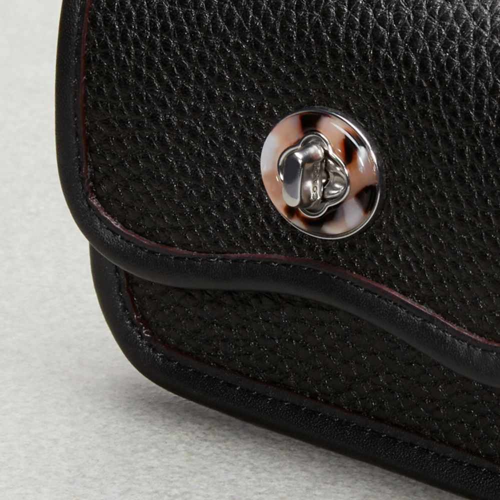 Coachtopia Leather/Black Coach Wavy Wallet With Crossbody Strap | COH865592