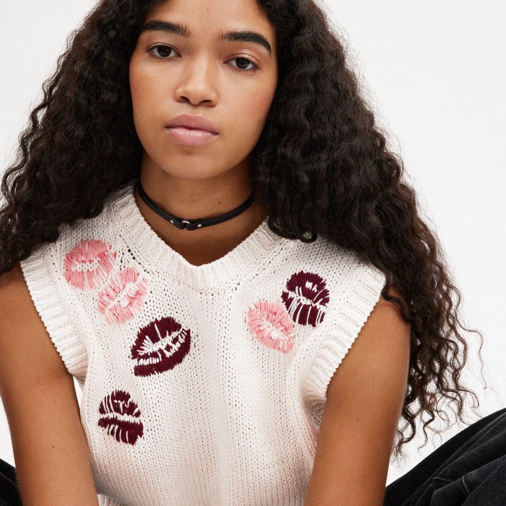 Cream Multi Coach Lip Print Sweater Vest | COH865957