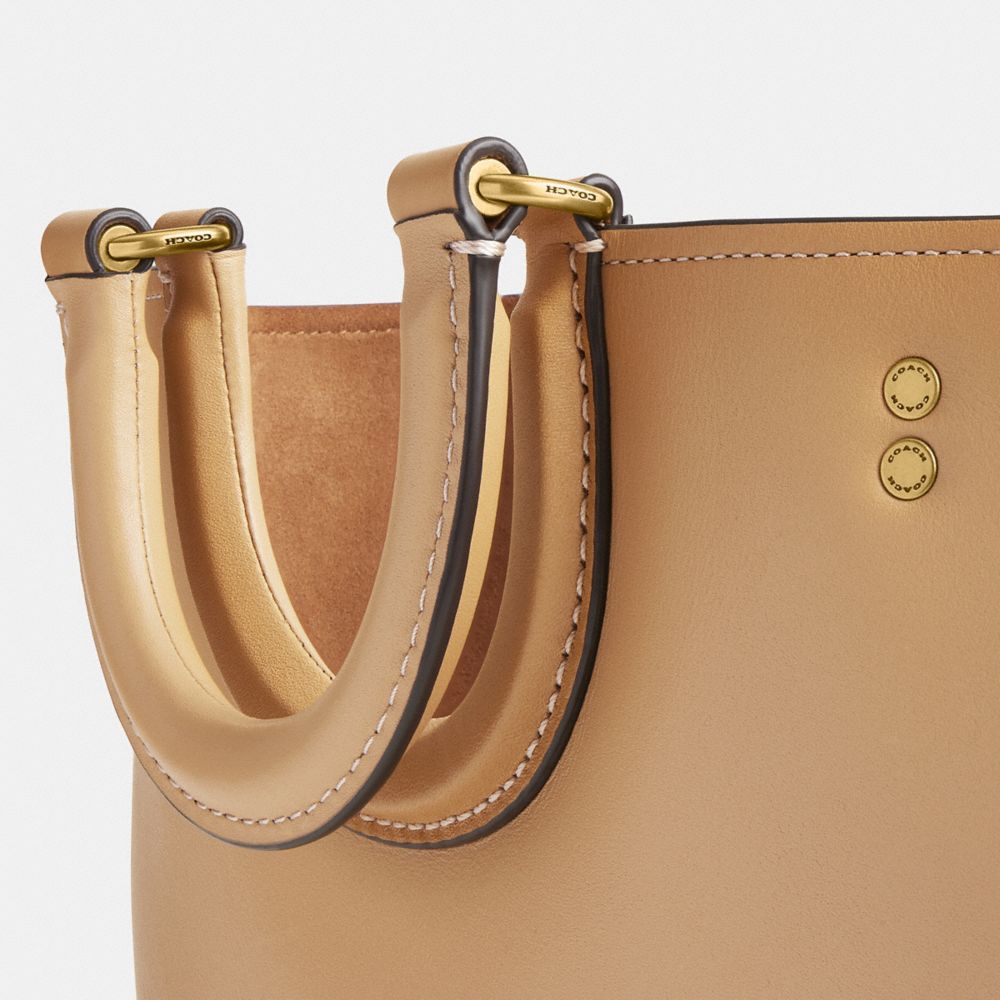 Glovetan Leather/Brass/Beige Coach Rae Tote Bag | COH865069