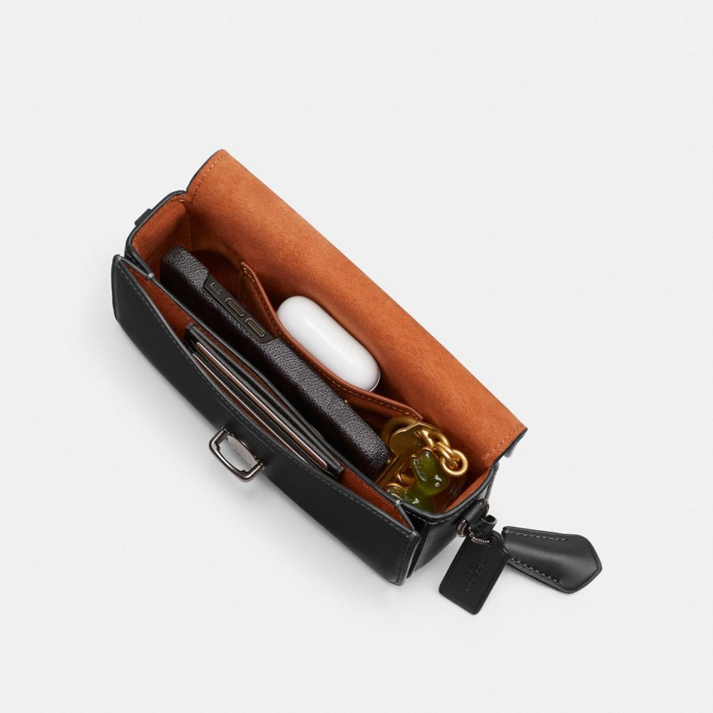Glovetan Leather/Brass/Maple Coach Studio Baguette Bag | COH865190