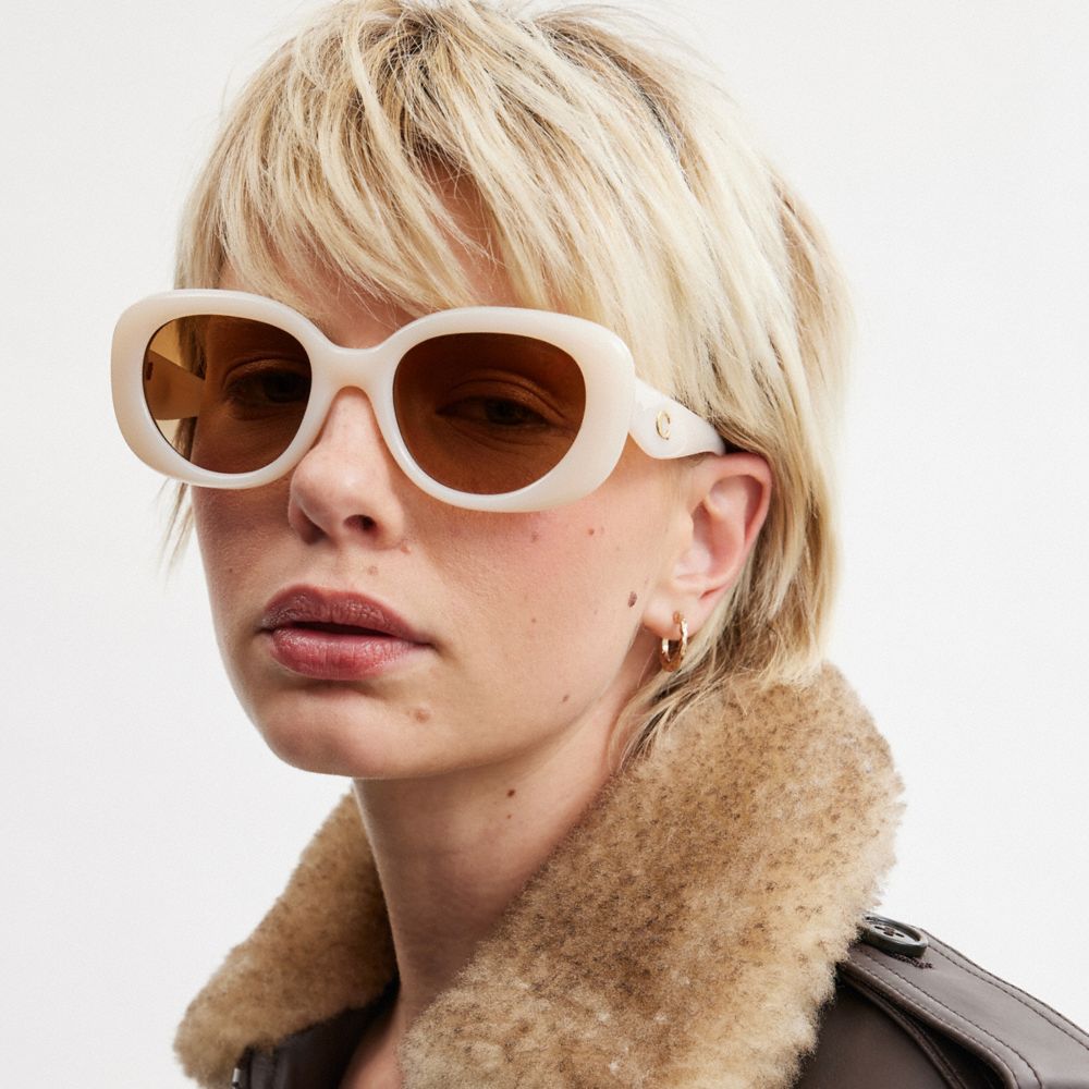 Milky Ivory Coach Pillow Tabby Round Sunglasses | COH866331
